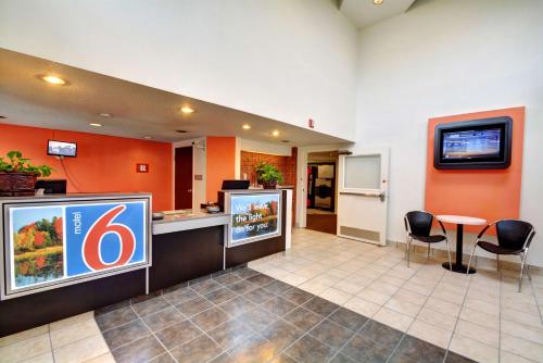 Előcsarnok, Motel6 Newport, RI in Newport (Rhode Island)