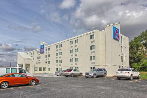 Motel 6-York, PA - North