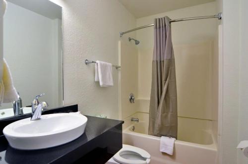 2 double beds