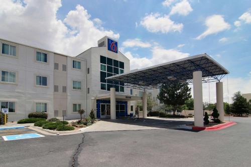 Motel 6-Albuquerque, NM - North - Hotel - Albuquerque