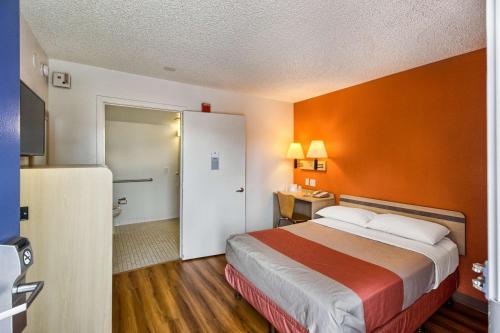 Motel 6-Everett, WA - South