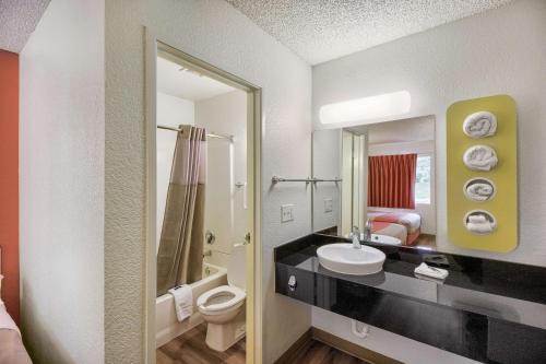 埃弗雷特南汽车旅馆6号 埃弗雷特南汽车旅馆6号