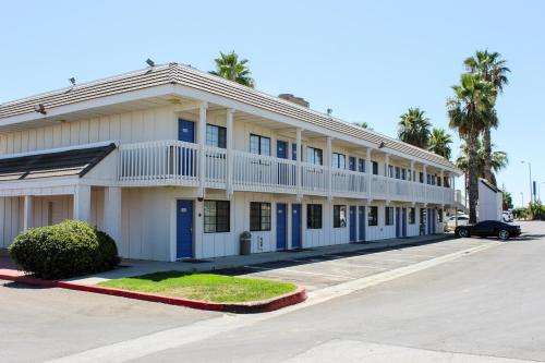 Motel 6-Coalinga, CA - East