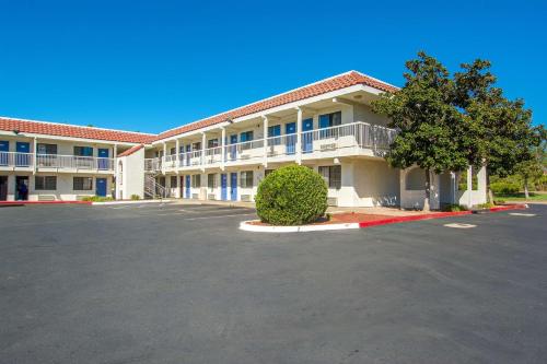 Vista exterior, Motel 6 Redding, CA - South in Redding (CA)