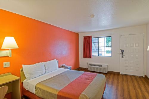 Motel 6-Redding, CA - South Stop at Motel 6 Redding South to discover the wonders of Redding (CA). The hotel offers a high standard of service and amenities to suit the individual needs of all travelers. Service-minded staff wil