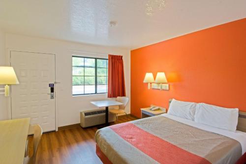 Motel 6 Redding, CA - South in Redding (CA)