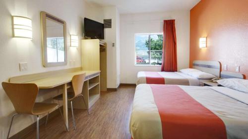 2 double beds