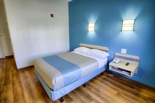 1 queen bed