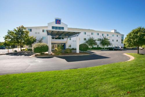 外部景觀, Motel 6 Brooklyn Center, MN - Minneapolis in 布魯克林中心區