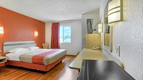 Motel 6-Killeen, TX Stop at Motel 6 Killeen to discover the wonders of Killeen (TX). The hotel has everything you need for a comfortable stay. Facilities like 24-hour front desk, facilities for disabled guests, laundry s