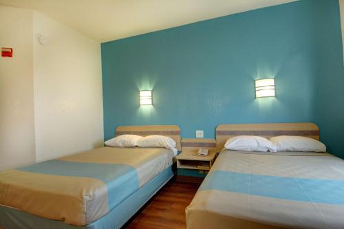 Motel 6-Denison, TX Ideally located in the prime touristic area of Denison, Motel 6 Denison promises a relaxing and wonderful visit. The hotel offers a wide range of amenities and perks to ensure you have a great time. A