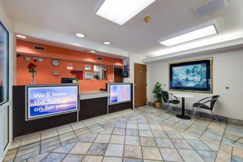 Fuajee, Motel 6 Statesville, NC in Statesville (NC)
