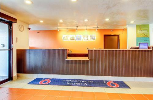 Motel 6 Columbia, MO - East - 로비