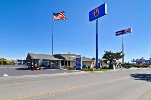 Entrance, Motel 6-Willows, CA in Willows (CA)