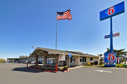 Motel 6-Willows, CA