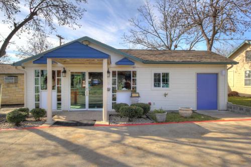 A szálláshely kívülről, Motel 6 Kerrville, TX in Kerrville (Texas)