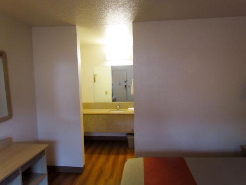 Motel 6-Vancouver, WA