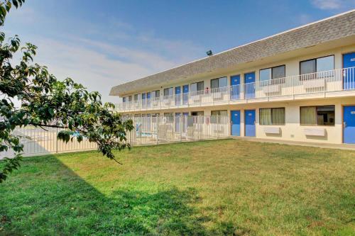 Motel 6 Wichita, KS - 숙소 외관