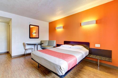 Motel 6-Richfield, OH Motel 6 Richfield is conveniently located in the popular Richfield area. The property features a wide range of facilities to make your stay a pleasant experience. All the necessary facilities, includi