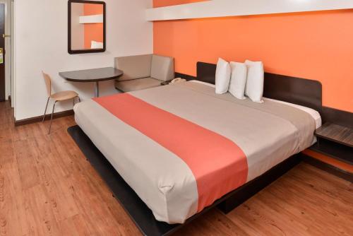 2 queen beds