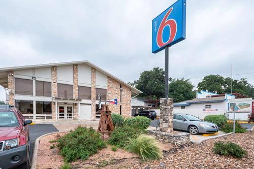 Motel 6-Boerne, TX