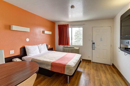 Motel 6-Amherst, OH - Cleveland West - Lorain