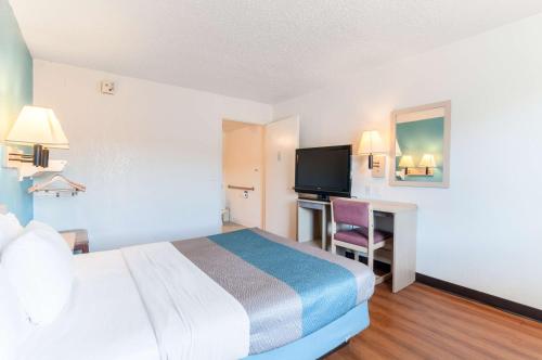 Motel 6-Farmington Hills, MI - Northwest - Farmington Hills