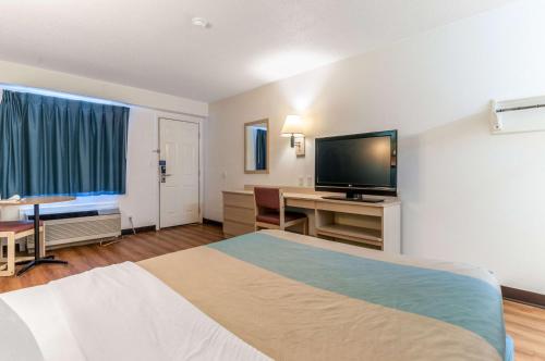 Motel 6-Farmington Hills, MI - Northwest - Farmington Hills