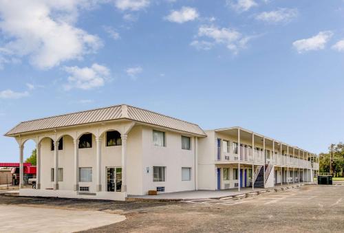 Motel 6 Waco - Lacy Lakeview - image 30