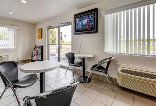 Зручності, Motel 6 Waco, TX - Lacy Lakeview in Вако