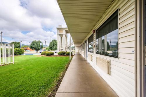 A szálláshely kívülről, Motel 6 Anniston, AL in Oxford (Alabama)