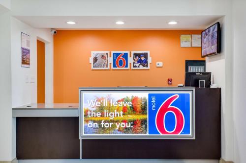 Motel 6-White House, TN