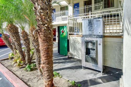 Motel 6 Garden Grove – Garden Grove, CA