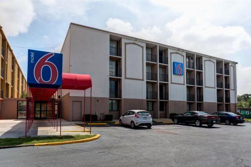 Motel 6 Jackson, TN