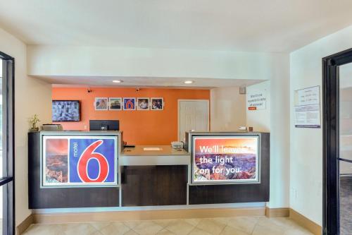 Motel 6-Dallas, TX - South