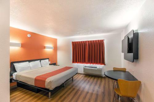 Motel 6-Dallas, TX - South