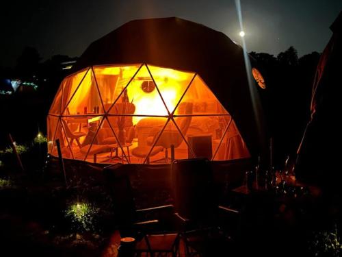 Glamping Hohe Wand - Kuppelzelt "Bergblick" mit Sternenfenster in Hohe Wand