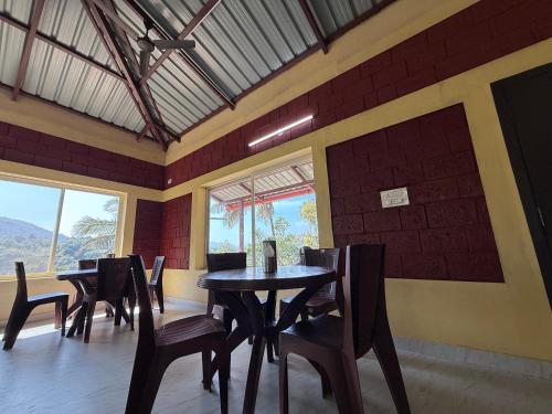 Vishalavana Homestay - Home Food, Estate, Near to Sight Seeing in Mudigere