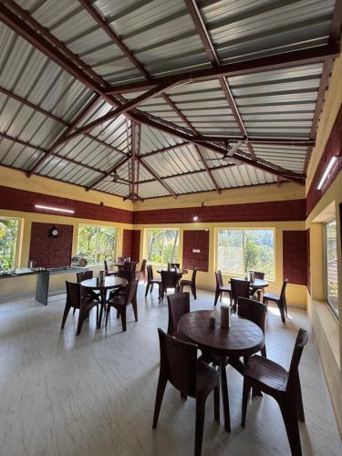 Vishalavana Homestay - Home Food, Estate, Near to Sight Seeing in Mudigere