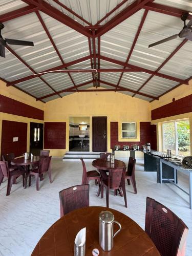 Vishalavana Homestay - Home Food, Estate, Near to Sight Seeing in Mudigere
