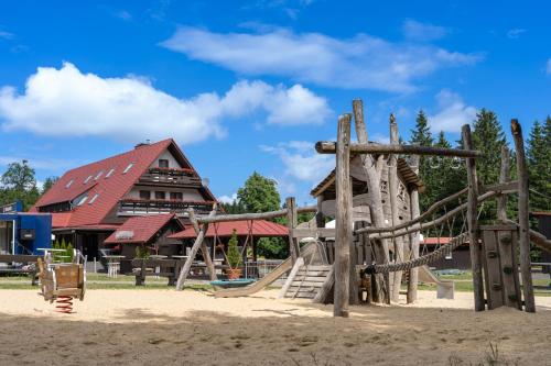 Exterior view of Berggasthof Heuberghaus, direkt am Rennsteig