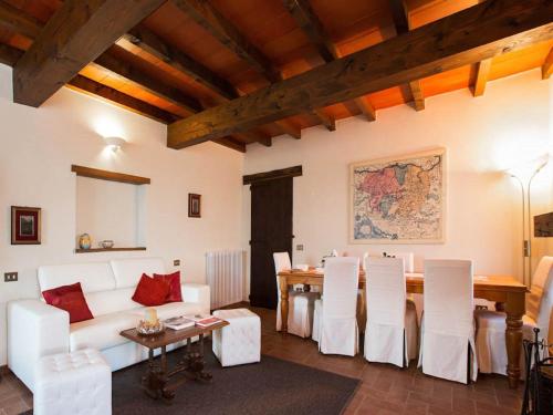  Sunny holiday home with swimming pool in Salsomaggiore Terme