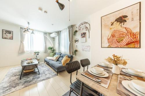 NEW OPE, 4-min Walk to Station, Shinjuku 13 min, Bijin-ga Art Villa, New 3BR, Sleeps 6,Direct to Roppongi & Tsukiji