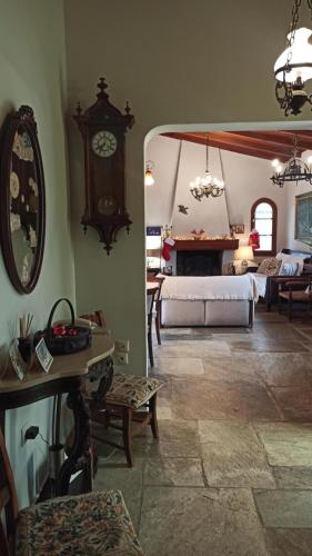 Nafpaktos cottage by the sea for travelers and dreamers! in Antirio