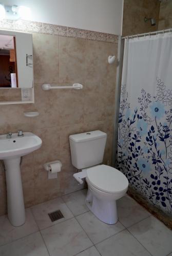 ห้องน้ำ, Chacra La Elena - Casa container a 15km de Madryn in เปอร์โต้ มาดรีน