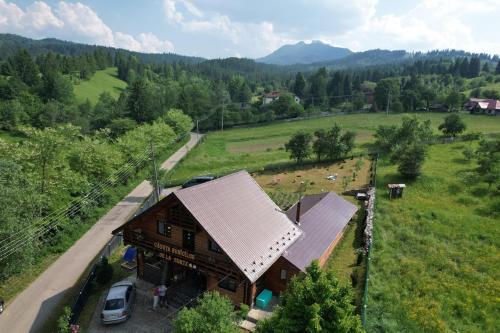 Căsuța Bunicilor de la Munte (Casuta Bunicilor de la Munte) in Ceahlau