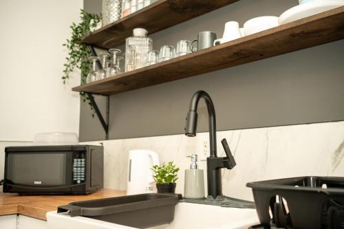 Rare Cozy Home near Downtown WPG - Free Parking – khách sạn tại Trung tâm thành phố Winnipeg