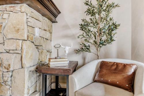 202 B Town Pointe condo - image 12
