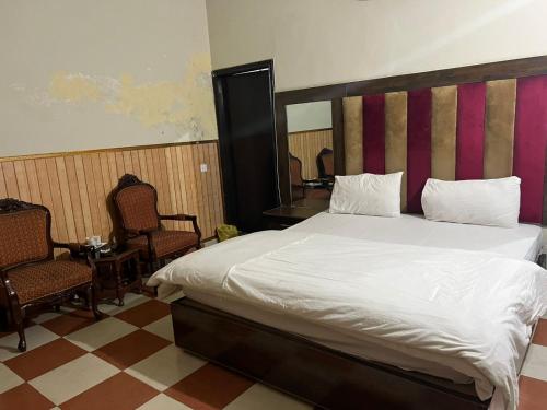 hotel in lahore - image 11