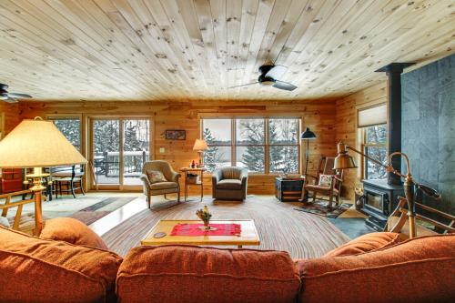 Dock & Foosball: Esquagama Lake Family Cabin in Biwabik (MN)